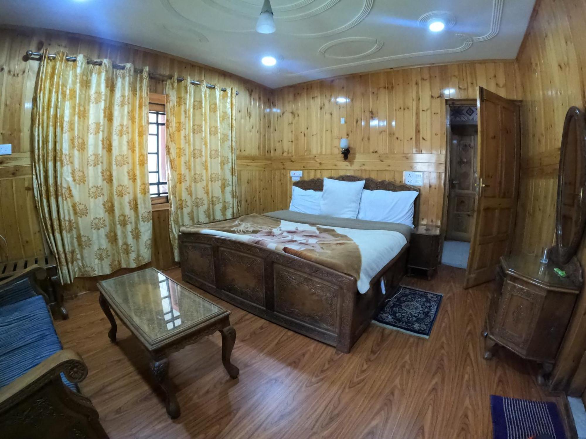 Hotel Barzman Sonāmarg Buitenkant foto