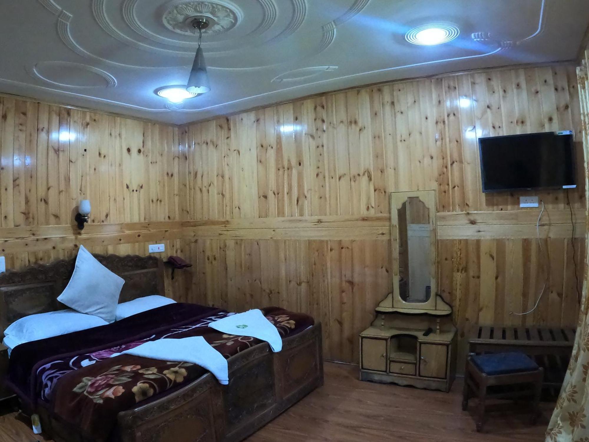 Hotel Barzman Sonāmarg Buitenkant foto