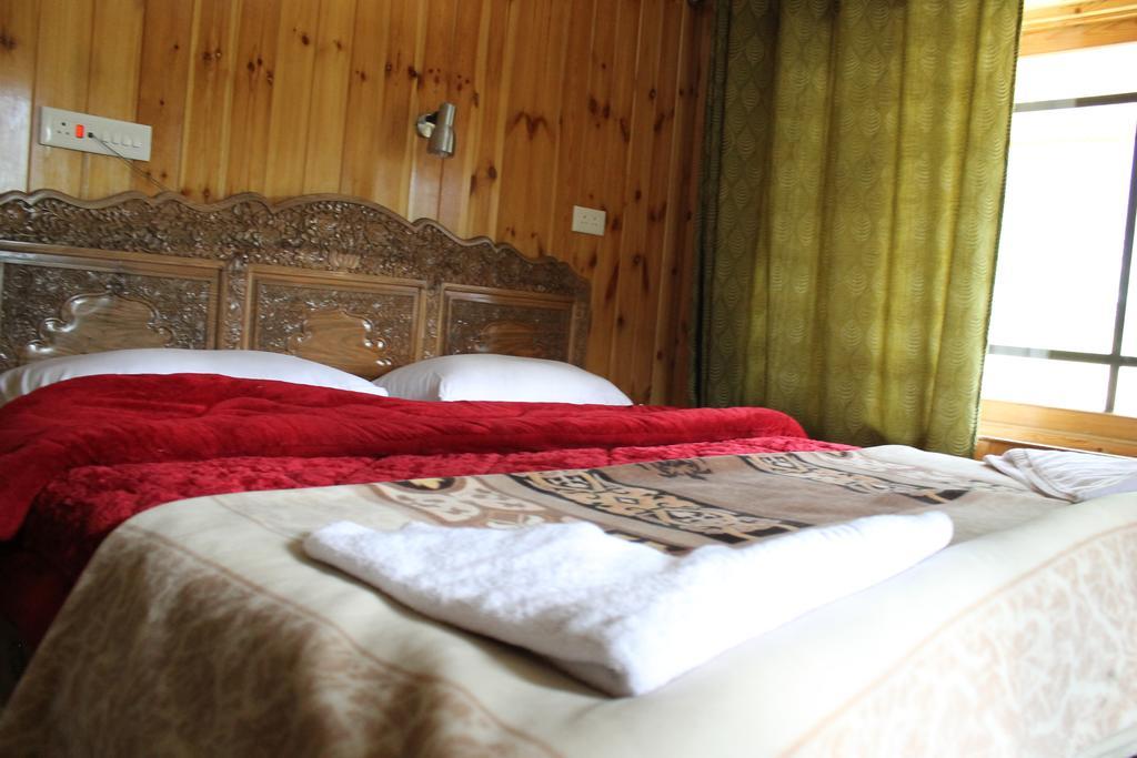 Hotel Barzman Sonāmarg Buitenkant foto