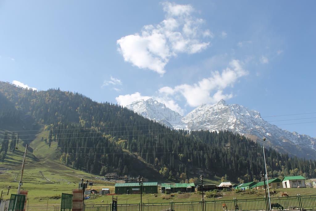 Hotel Barzman Sonāmarg Buitenkant foto