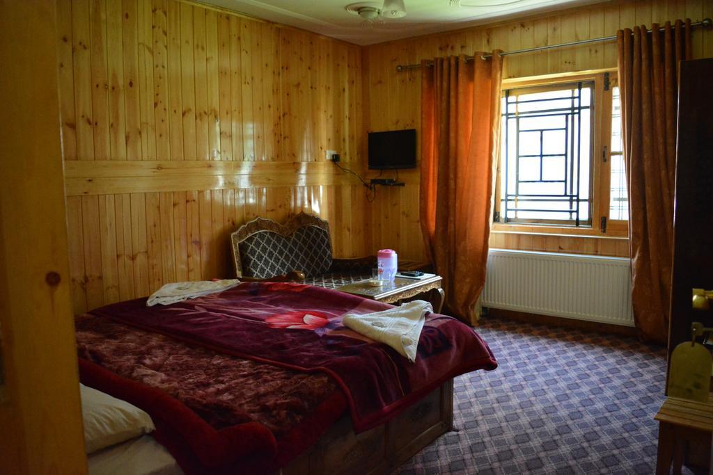 Hotel Barzman Sonāmarg Buitenkant foto